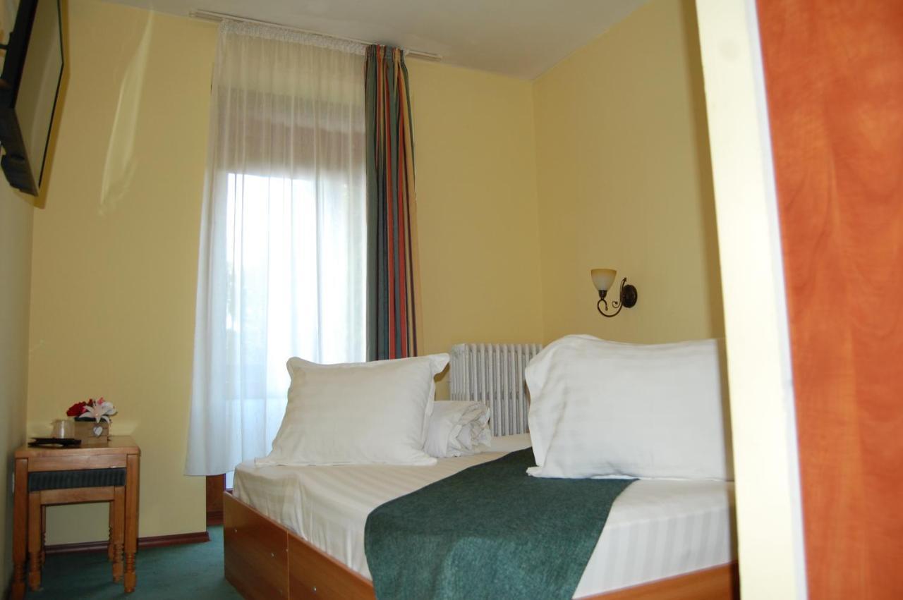 Hotel Bucegi Portile Regatului Paraul Rece Exterior photo